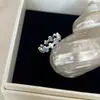 Anillo elegante con acabado cepillado para mujer, versátil para apilar, anillo de lujo ligero exquisito estilo ins, popular en Xiaohongshu, anillo de moda para el dedo índice