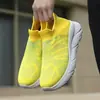 Zapatos calcetín slip-on ligeros y amortiguadores para correr en exteriores, de primavera y otoño, para parejas de hombres y mujeres, zapatos modernos y versátiles