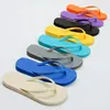 Chanclas 2026 Verano Nueva Llegada Ducha Sandalias de Tira de Dedo Coloridas Zapatillas de Casa para Pareja de Verano