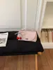 Bolsa de Mão Nova de Design Nicho Primavera e Verão de Luxo Leve, Moderna e Versátil para o Dia a Dia, Sensação de Alto Padrão, Pequena Bolsa Quadrada de Ombro Cruzado para Mulheres