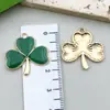 Trevo da Sorte Irlandês Acessórios para Joias DIY Chapéu de Trevo Colar Pingente Chaveiro Pequeno Charme Oktoberfest