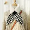 Bufanda esponjosa para mujer, estilo invierno, calentador de cuello de moda de piel sintética de conejo, engrosado para abrigar, versátil, diseño simple de cruce