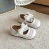 Zapatos de cuero elegantes de primavera y otoño, zapatos formales infantiles de suela blanda, zapatos de bebé para niñas, zapatos de cuero estilo princesa con lazo