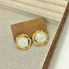 Pendientes de Flor de Color Contrastante Oro y Plata Lugong para Mujer, Pendientes Exquisitos de Estilo Metálico Fresco, Pendientes de Moda y Versátiles