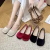 Zapatos planos de talla grande 35-43 para mujer, mocasines 2026 primavera y otoño, nuevos, versátiles, de moda, slip-on, zapatos de suela fina