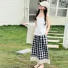 Conjunto de Verão Xadrez para Meninas com Colete Vazado Conjunto de Duas Peças, Estiloso Conjunto de Moda Infantil Estilo Academia Coreana