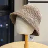 Nuevo sombrero de pescador de punto a rayas degradadas de otoño e invierno para mujer, sombrero de cubo de lana colorido, sombrero de cubo de bloqueo de color de moda estilo coreano