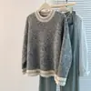 Suéter Feminino Novo Outono e Inverno Estilo Coreano Gola Redonda Cor Contrastante Manga Longa Tricô Pulôver Feminino Solto Aparência Emagrecedora Top