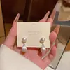 Brincos de Gota Metálicos Foscos Escovados de Luxo Leve de Nicho Brincos de Pérola Versáteis Elegantes Brincos de Tarraxa