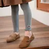 Leggings Fofos de Bola de Arroz para Crianças Primavera e Outono Versão Coreana Malha Pura Casual Modeladores Calças para Meninas Estudantes Adequadas para Usar Fora