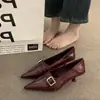 Mocasines rojos de tacón alto de nicho, de punta profunda, para mujer, zapatos planos de punta fina, colección otoño 2026, estilo de noche, adecuados para el trabajo, zapatos pequeños de cuero