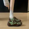 Sapatos casuais esportivos femininos versáteis de nicho respiráveis com sola reta coloridos, tênis de treino alemão, estilo retrô moderno 2026 feio-bonito feminino