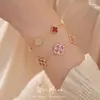 Pulsera de trébol flor de circonia chapada en oro real de 18k, pulsera de nicho de lujo ligero, accesorio de moda elegante y versátil