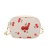 Fresco y Dulce Moderno 2026 Elegante Nueva Moda Lindo Estampado de Cerezas Bolso de Hombro Único Bolso Cruzado Pequeño Cuadrado