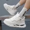 PLUS New Balance White Warrior Tênis Masculino Jovem Respirável Antiderrapante Tênis de Pai Masculino Super Quente Solado Grosso Tênis Esportivo para Corrida