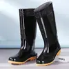 Botas de lluvia duraderas e impermeables, botas de goma resistentes a ácidos y álcalis, botas de lluvia de caña alta, engrosadas y antideslizantes, adecuadas para sitios de construcción, botas de trabajo y zapatos de agua/botas de agua para hombre