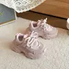Zapatillas infantiles de moda, colección otoño 2026: nuevos estilos para zapatillas gruesas de niño y zapatillas casuales de malla para niña, zapatillas versátiles para correr