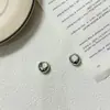 Anillo liso geométrico pendiente de metal temperamento femenino lujo ligero diseño de nicho tachuelas pendientes estilo frío joyería para orejas