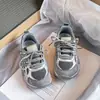Sapatos Infantis Sapatos de Menino 2026 Chegada Nova da Primavera Tênis Esportivo Infantil Malha Respirável Casual para Crianças de Meio e Grande Porte Sapatos de Corrida com Malha Respirável