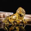 Fabricante Atacado Modelo Ornamento de Cristal Troféu Leão Dourado Artesanal Folha de Ouro Pedra de Cristal