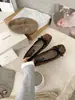 Zapatos de Soltera Pequeños de Punta Cuadrada Franceses de Alta Calidad para Mujer 2024 Invierno Nuevos Retro Suela Suave Boca Baja Zapatos Planos Zapatos de Ballet