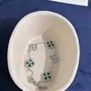 Pulseira de Trevo com Diamantes Inteiros, Moda de Luxo de Nicho de Alta Qualidade, Versátil para o Dia a Dia, Estilo Delicado e Elegante, Joia de Mão Exquisita para Mulheres