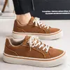 Zapatillas de caña baja, moda estilo Hong Kong para hombre, zapatos casuales con cordones de suela gruesa, adecuados para el uso diario, para ir al trabajo y para actividades deportivas de moda de hombres jóvenes