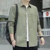 Camisa de manga larga de algodón puro para hombre, nuevo estilo de otoño, casual, corte holgado, estilo americano, color liso, inspirada en la ropa de trabajo, moderna, versátil, con bolsillos