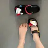 Zuecos de peluche de gatito de dibujos animados con suela gruesa poco profunda para mujer, sandalias planas de moda de verano de estilo simple, zapatos casuales de doble uso