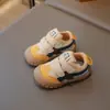 Zapatos para niño pequeño Zapatos de suela blanda para niños Estilo invierno Zapatos para niña Con terciopelo extra Zapatos de plataforma antideslizantes Zapatos casuales de moda para niños Zapatos deportivos