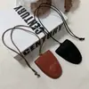 Collar Largo de Cuero de Corea del Sur Accesorios Colgantes para Bolsos Ins Collar para Mujer Succión Magnética Portátil Bolsa para Gafas Diseño de Nicho