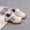 Novidades Primavera/Verão 2026 Tênis de Treino Alemão Infantil Tênis de Corrida em Malha Tênis Esportivo para Meninos Tênis Casuais da Moda para Meninas