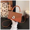 Tendência de Moda 2026 Bolsa Transversal Casual Feminina de Ombro Verão Novo Estilo Elegante Simples e Única Pequena Bolsa Quadrada