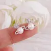 Novo Produto da Zhizhen: Brincos Pequenos e Delicados de Pérola de Água Doce, um Acessório de Pérola Essencial com Ótimo Custo-Benefício com Injeção de Ouro 14K