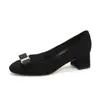 D-44 Em Estoque Camurça Salto Grosso de 5cm Sapatos de Salto Alto para Mulheres Primavera 2026 Novo Bico Redondo Laço Versátil Sapatos de Trabalho