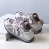 Zapatillas deportivas para niñas 2026 nuevos zapatos de verano para niños zapatos de malla zapatos de entrenamiento alemanes para niñas zapatos de malla transpirable primavera/verano