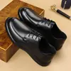 Zapatos casuales de negocios para hombre de cuero suave de primera capa, zapatos ligeros y transpirables, estilo británico casual con cordones, zapatos individuales de cuero