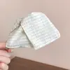 Pinza para el pelo triangular de tela de lunares estilo Hepburn francés Pinza de tiburón elegante y a la moda para la parte trasera de la cabeza Accesorio para el pelo