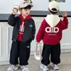 Conjunto Fresco para Niño Estilo Primavera y Otoño Chaqueta Infantil Sudadera con Capucha Conjunto de Tres Piezas 2026 Modelo Nuevo Ropa Deportiva para Niños