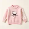 Suéter de terciopelo coreano para niñas con animales de dibujos animados, nuevo top cálido y lindo de otoño e invierno para niños, suéter para bebé niña
