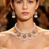 Joias vintage de fronteira, feitas à mão com intrincados desenhos florais, colar de pérolas multicamadas, gargantilha elegante e versátil