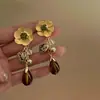 Pendientes de Flor de Gota de Diamante de Aguja Plateada Versátiles Simples de Gama Alta Pendientes de Nicho Temperamento Pendientes de Moda Wholesale Mujeres
