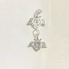 Alta Retención de Color Incrustado con Circonio Oro de 14 Quilates Corazón Alas Mariposa Colgante Pequeño DIY Pulsera de Cristal Cadena para Colgar Teléfono Móvil Accesorios