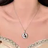 Nuevo Collar de Letra Transfronterizo, Exquisita y Versátil Cadena para Clavícula con Flor, Estilo de Lujo Ligero Personalizado, Colgante Versátil para Mujeres al por Mayor
