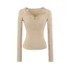 Camiseta Base Ajustada Dulce y Femenina para Mujer, Estilo Pura Pasión, Ribete de Encaje, Cuello en V, Manga Larga, Top Corto Elegante