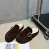 Zapatillas de piel con hebilla metálica vintage de punta cerrada para Otoño/Invierno 2026, Zapatillas casuales tipo slip-on Birkenstock de algodón