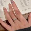 Anillo de piedra lunar de fantasía de plata S925 para mujer, anillo personalizado de doble capa irregular, ligero, de lujo, de moda, dulce y fresco, anillo para el dedo índice a la moda.
