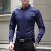 Camisa de manga larga para hombre de estilo coreano juvenil para estudiante, corte slim, color sólido, que no necesita planchado, ropa formal de negocios, camisa de peto de color sólido al por mayor