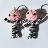 Colgante de Muñeco Vudú Divertido de Halloween Llavero de Figura de Bruja Tejida de Lana Decoración de Fiesta Adorno Colgante Pequeño