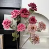 Flores artificiales, rosa Manta de 3 cabezas, para decoraciones de techo de salón de bodas, arreglos de pasillo, flores de seda y ambientación de escenas de hotel